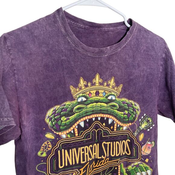 Universal Studios Florida Mardi Gras Shirt Women's XS Purple 2022 Gator - Picture 2 of 7